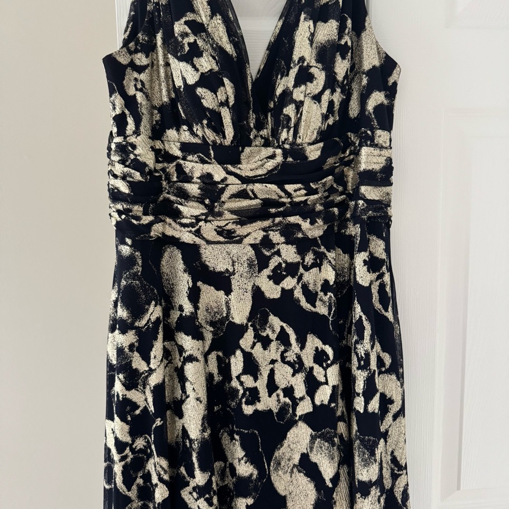 Betsy Adam Formal Maxi Dress - Picture 4 of 6